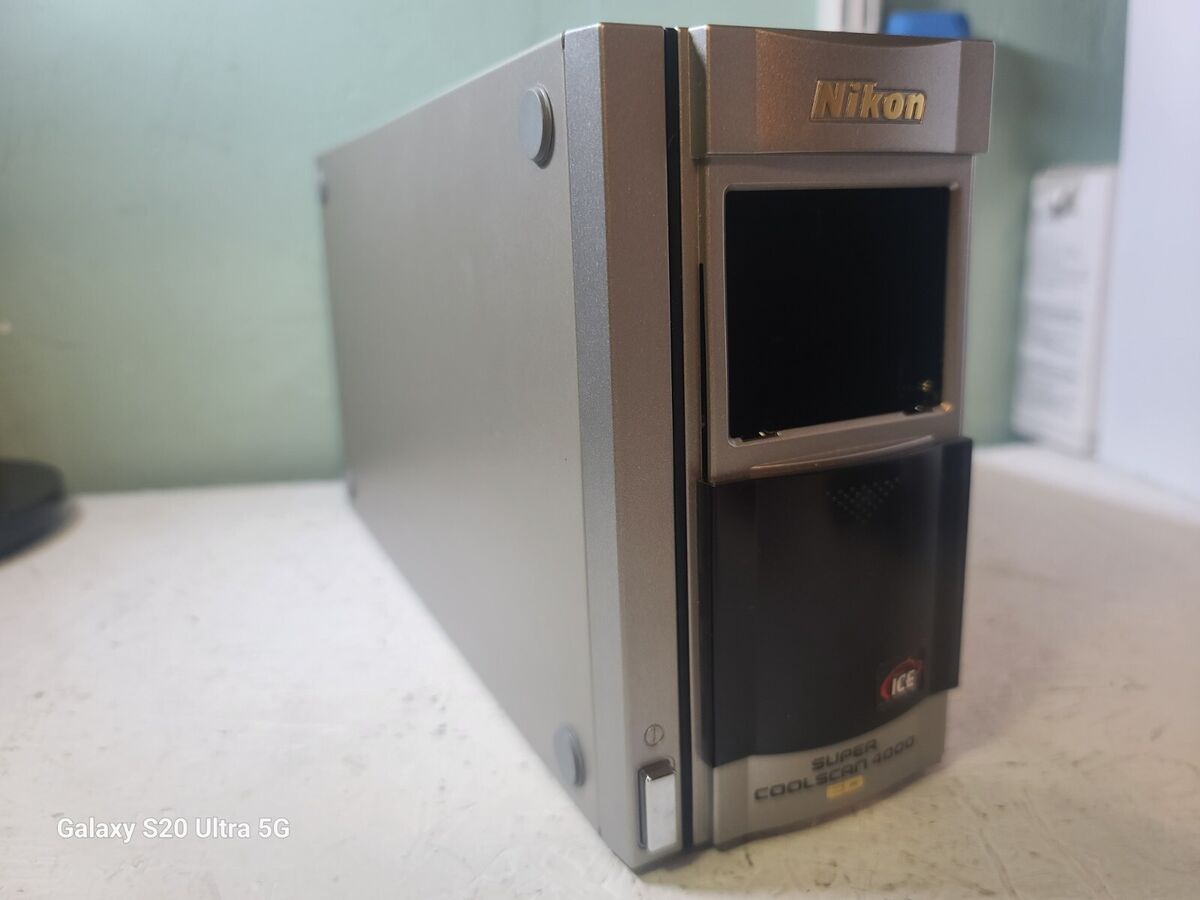 Nikon LS-4000 ED Super CoolScan Photo, Slide & Film Scanner Nikon LS-4000 ED Super CoolScan Photo, Slide & Film Scanner