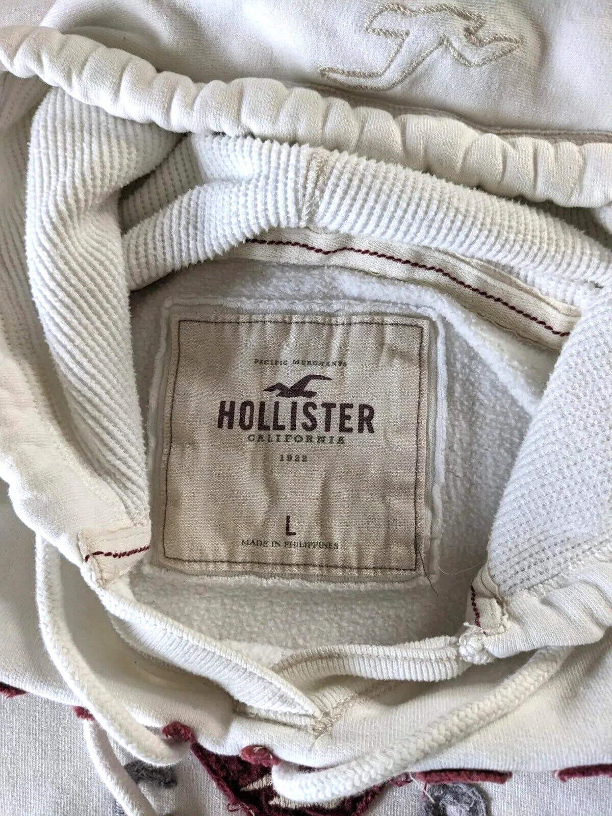 OFF WHITE Felpa pullover Hollister donna grande con cappuccio bianco sporco rosso logo scritto
