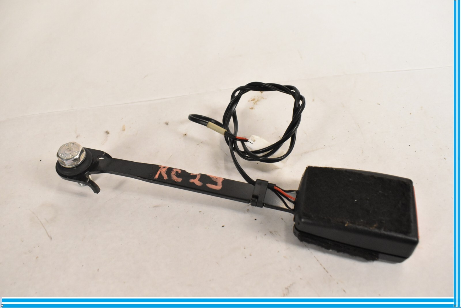 Maserati Quattroporte 2005-2008 Front Right Seat belt buckle