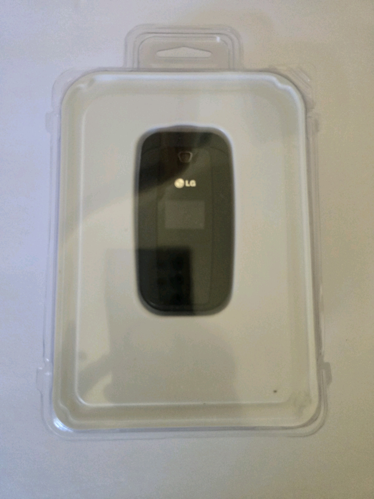 LG 440GB - Black (TracFone) Prepaid GSM Basic Camera Flip Cell Phone