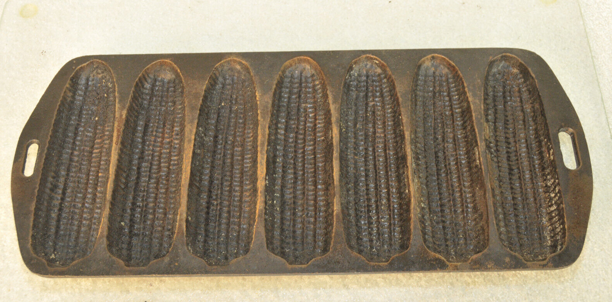 Vintage Lodge 27 C Cast Iron Ear Cornbread Corn Stick Pan Circa 1950s USA