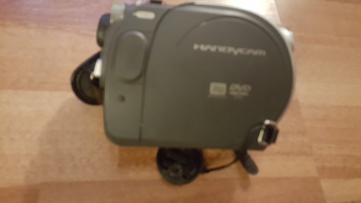 SONY HANDYCAM CARL ZEISS VARIO-TESSAR VIDEO CAMERA Touch Panel LCD
