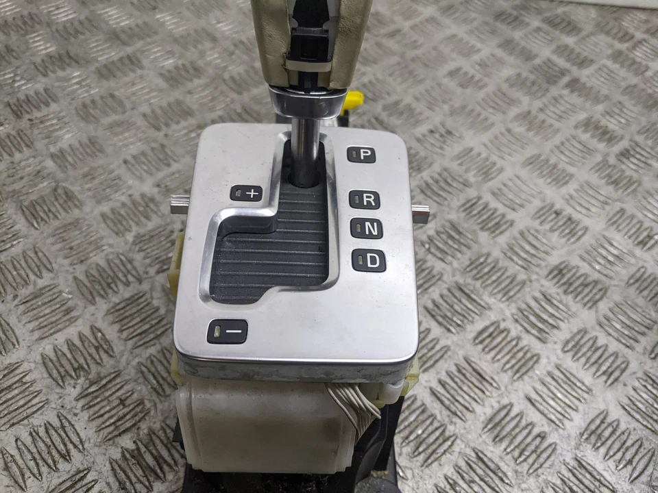 Volvo S80 D Se Mk2 2006-2011 6 Speed Automatic Gear Selector Shifter 30759120  - Image 3 of 4