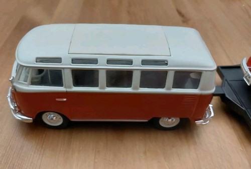 1/35 Vw Bus With A 1973 1/35 VW Beetle On Cargo Trailer - Picture 4 of 9