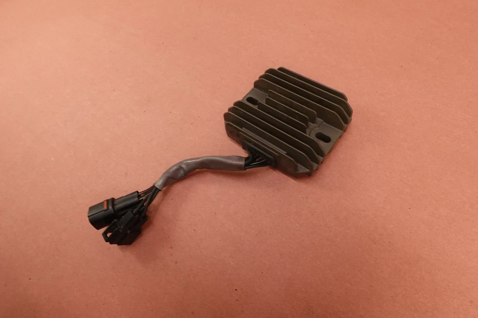 2006 2007 SUZUKI GSXR 600 GSXR600 RECTIFIER VOLTAGE REGULATOR - Image 2 of 4