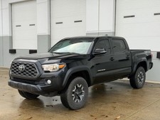 2022 Toyota Tacoma TRD Off-Road Pickup 4D 5 ft