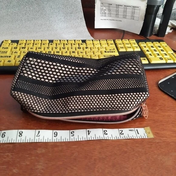 Malla organizadora de maquillaje mediana Sonia Kashuk con metal PreLoved buen estado Foto 2 de 4