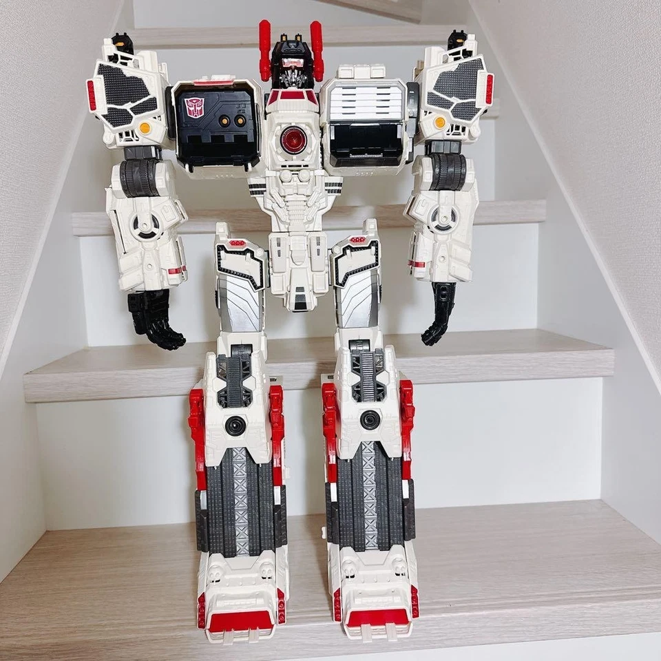 Takara Tomy Transformers Generations TG-23 Metroplex Ligth & Sound Figure W/Box - Image 3 of 4