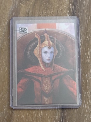 2024 Topps Chrome Star Wars Galaxy Queen Amidala Wave Refractor /99 - Bild 1 von 2