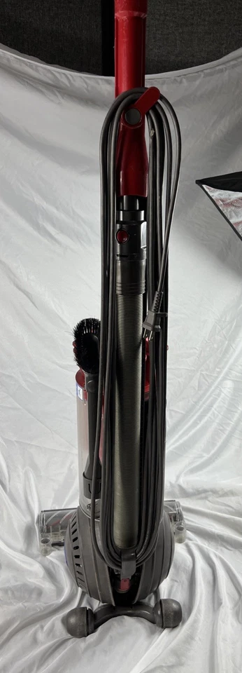 Dyson Ball DC41 Animal Complete RED Vacuum Cleaner NEW FILTERS READ DESC - Image 3 of 4