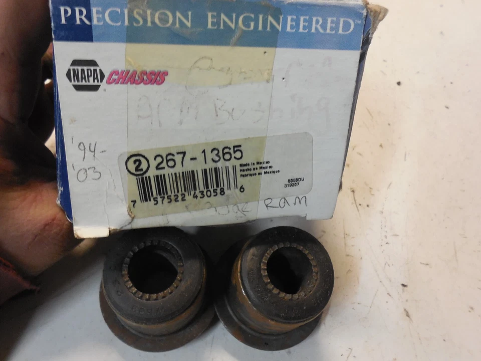 NAPA Control Arm Bushing Lower Rear Suspension 267-1365 fits 81-93 Dodge B150 - Imagem 3 de 3