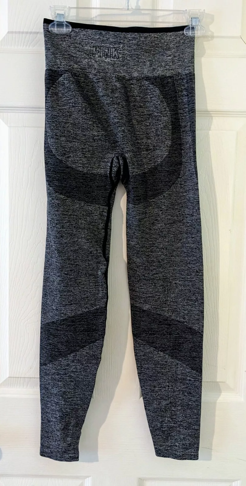 victoria-secret-vs on gray seamless compression leggings