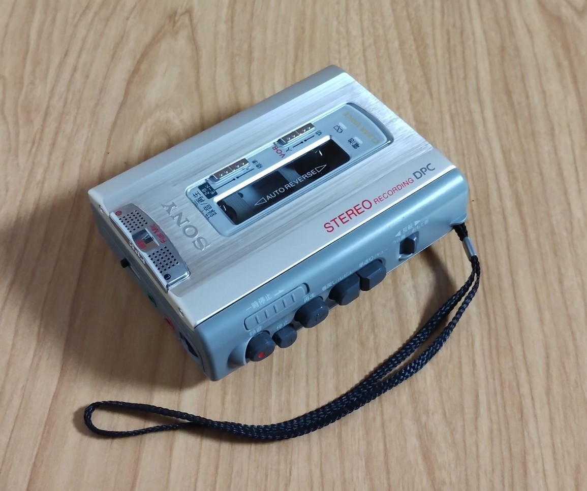 SONY TCS-600 WALKMAN Stereo Cassette Tape Recorder Player Working