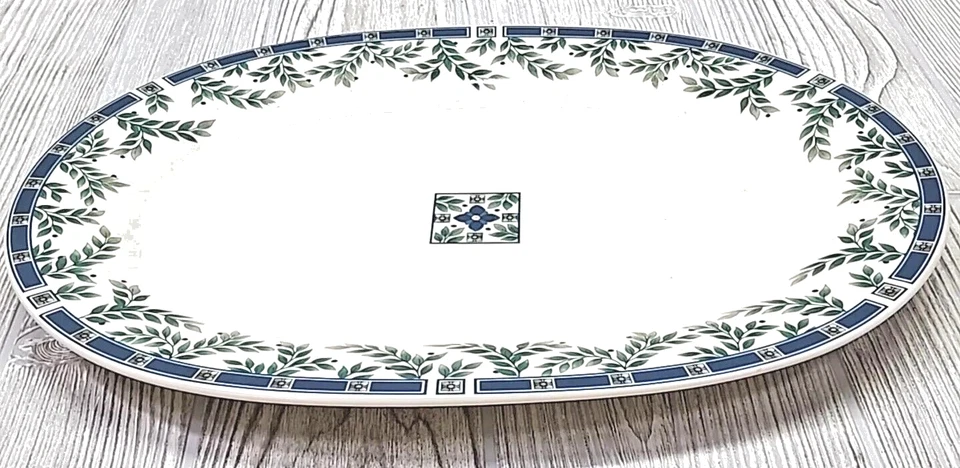 Portafolio por Pfaltzgraff 14.5" Plato Ovalado para Servir EE. UU. Sylvan Court Azul y Verde Foto 2 de 4