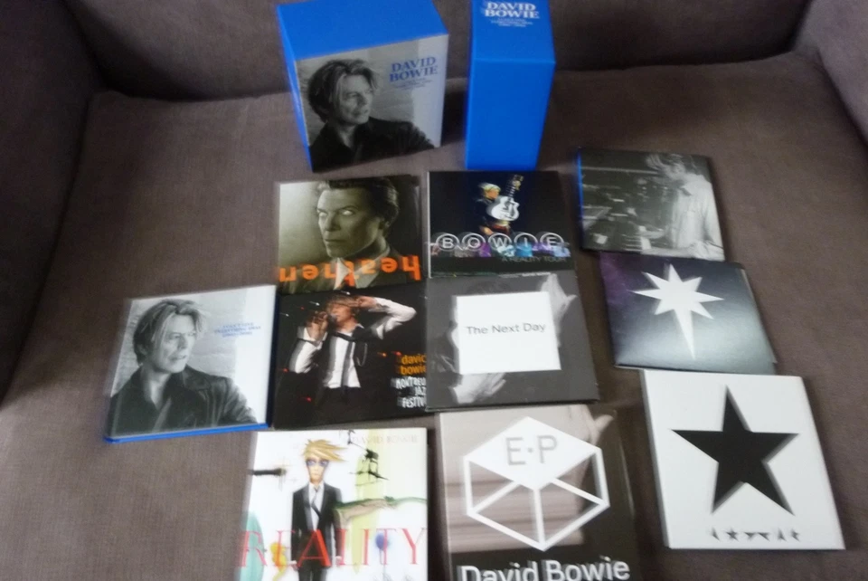 DAVID BOWIE - I Can't Give Everything Away 2002-2016 CD BOX SET - Image 2 of 4