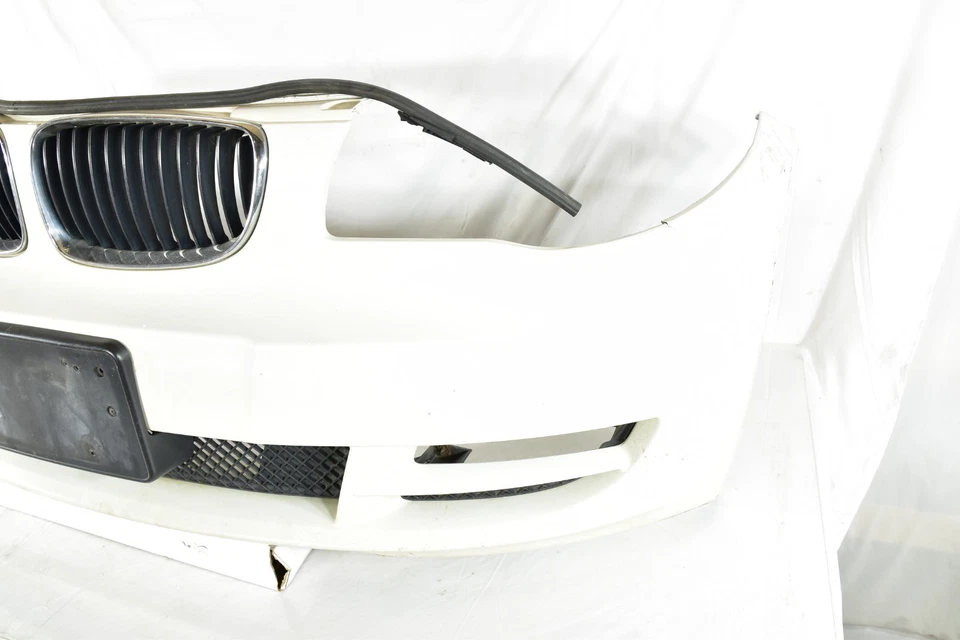 💎 08-13 BMW E88 128i 135i Front Bumper Cover & Grille Trim Panel OEM Foto 2 de 4