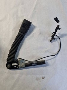 BMW 7 E65 E66 2007 Gurtschloss vorne 6982520 SII3524