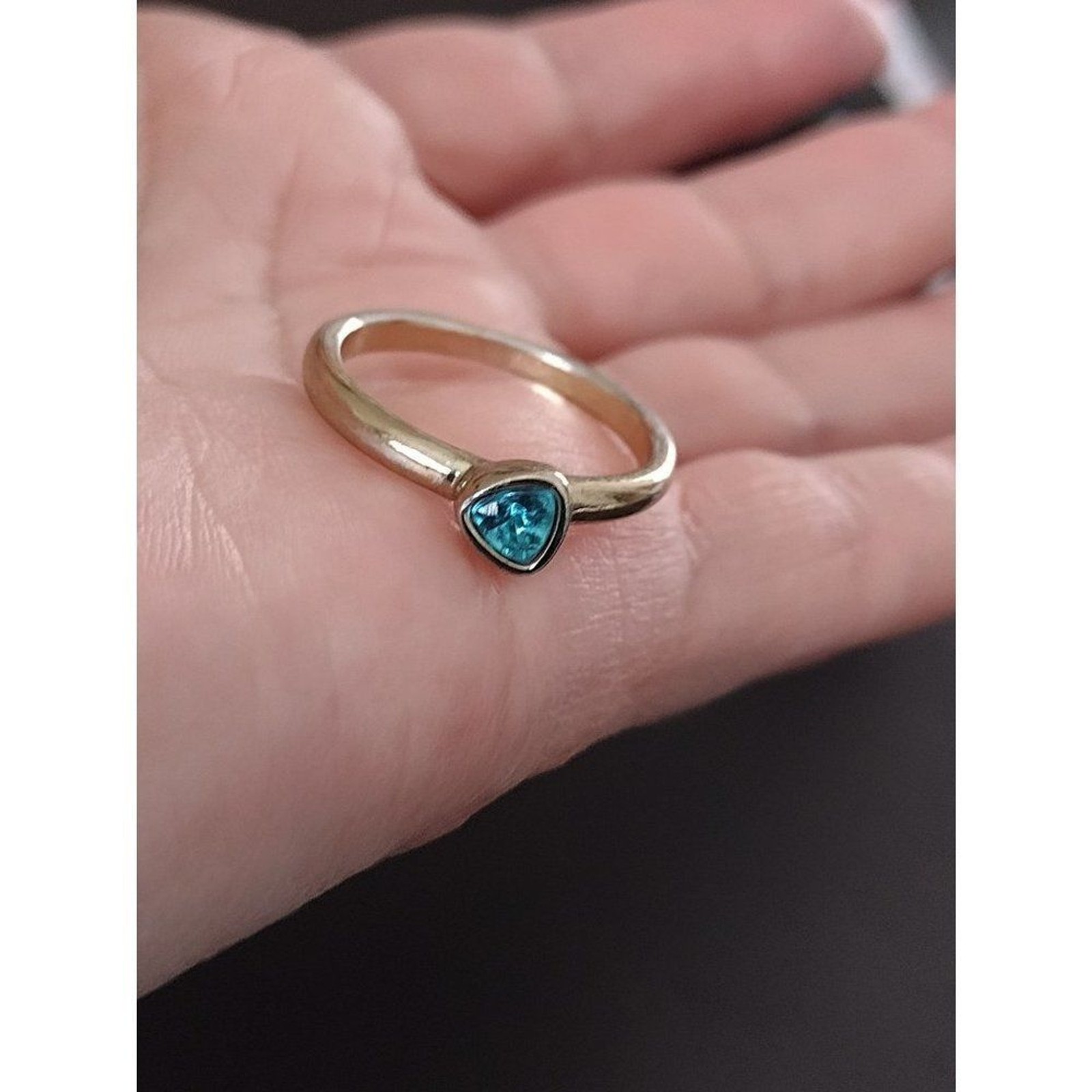 Silver tone triangular blue rhinestone ring size 8 - image 2