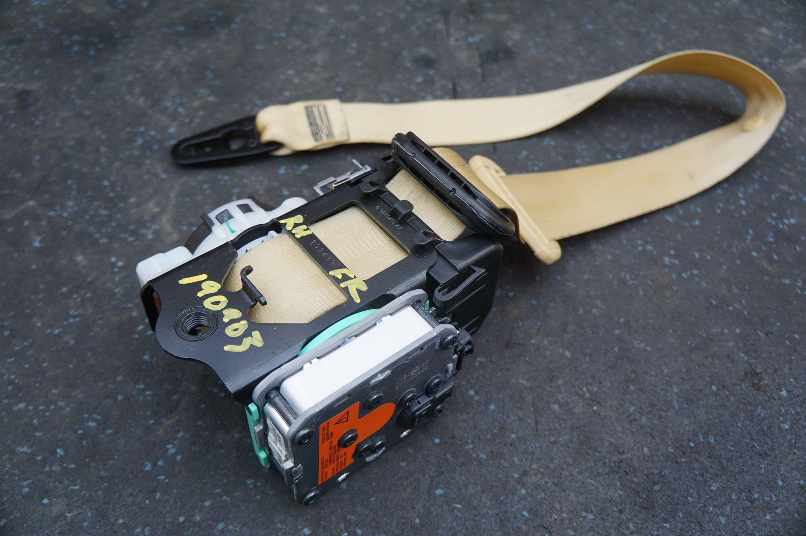 Front Right Passenger Seat Belt Retractor 4W1857706 Bentley Flying Spur 2014