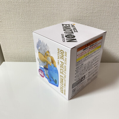 ONE PIECE EMOTION World Collectible Figure & Promotion Card