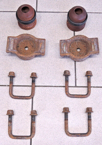 FORD TOURNEO CONNECT / HALTER PUFFER HINTERACHSE BLATTFEDER / hinten / SET (KP96