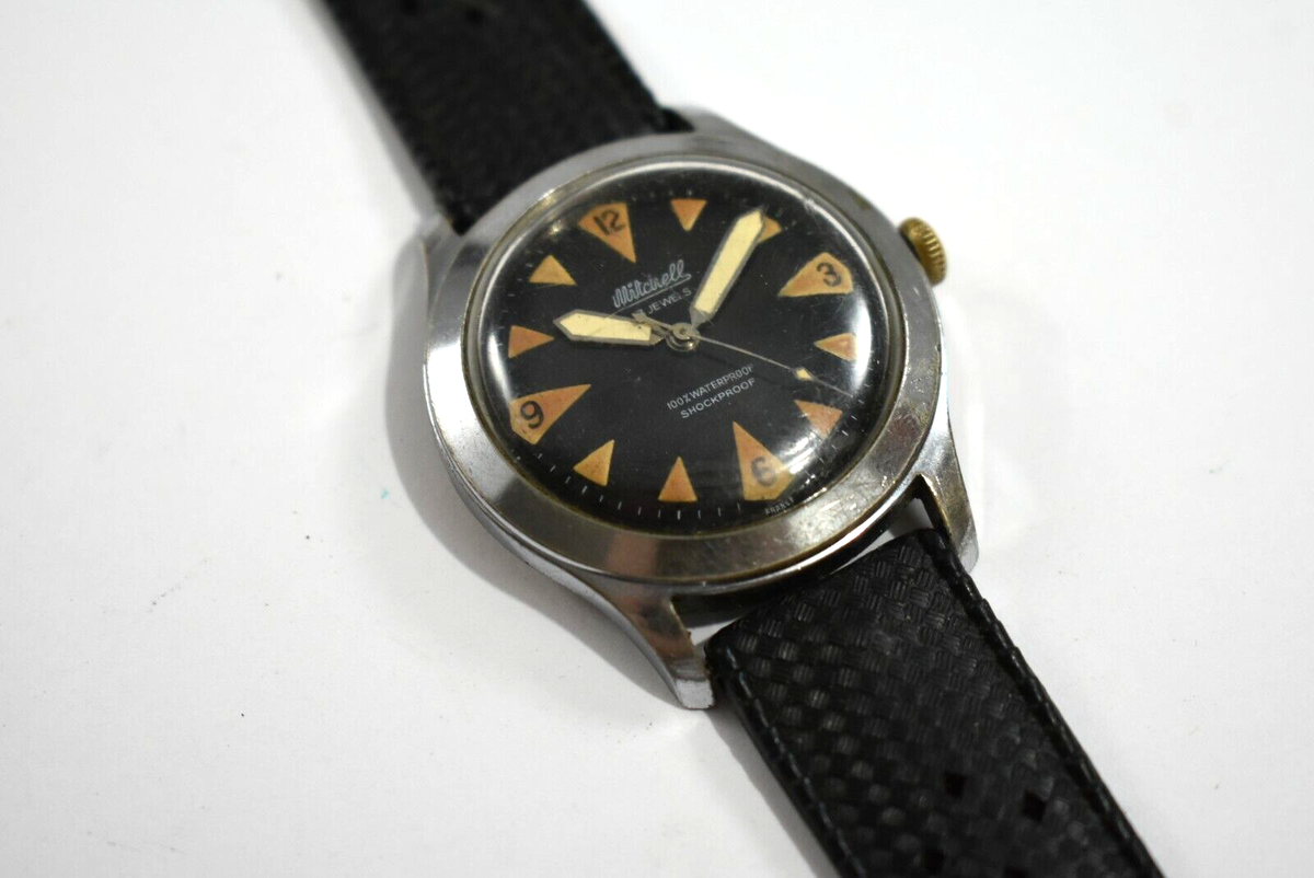 Vintage Mitchell Made in France Skin Diver Mechanic 17J Wrist