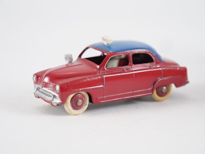 Dinky Toys N°24 U - Simca 9 Aronde - Échelle 1/43 - Vert - Zamak - Occasion (état D'usage)