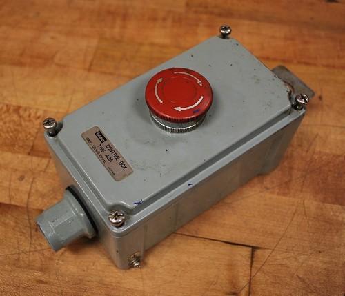 Idec Control Box, Type: AGA includes E-Stop 1N/O, 1N/C Contacts - USED