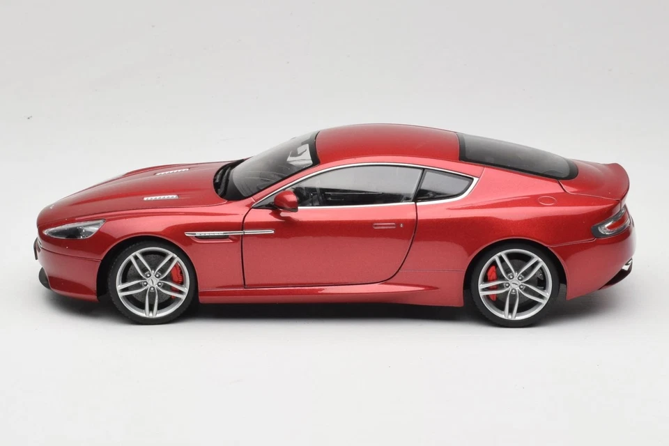 18045W Aston Martin DB9 Red Welly 1:18 - Image 4 of 4