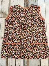 VINTAGE MCM GROOVY SMOCK STYLE ARM FLORAL PRINT REAR TIE APRON WITH POCKETS