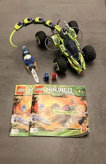 LEGO Ninjago Fangpyre Truck Ambush 9445 con minifigure Fangdam completo al 98%