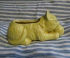 Vintage McCoy  YELLOW CAT w BALL OF STRING Planter Flower Pot UNmarked Shawnee?