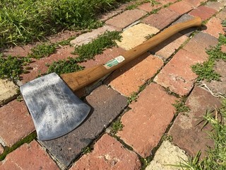 Unusual Vintage 4lb Axe: Slight bevels with original Columbia USA Hickory Handle