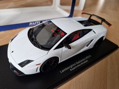 1:18 AUTOART LAMBORGHINI GALLARDO LP 570 SUPERTROFEO STRADALE BIANCO MONOCERUS