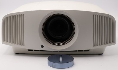 Sony VPL-VW590ES Heimkino-Beamer mit 1800 Lumen und 4K Projector