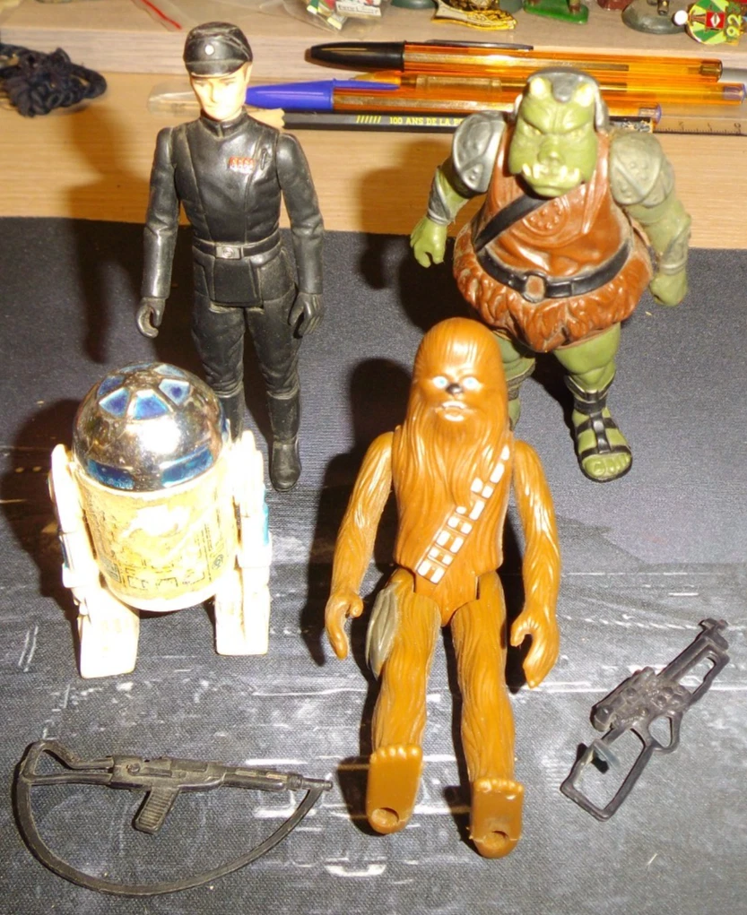 1950 figurines Star Wars, pour toi le geek