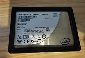 SSD Festplatte 2,5 Zoll Intel SSD 520 Series 120GB SATA III 6GB/s