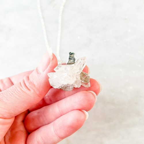 Quartz Cluster Geode Necklace - Silver Plated - Crystal Pendant Jewelry Quartz - Picture 4 of 6