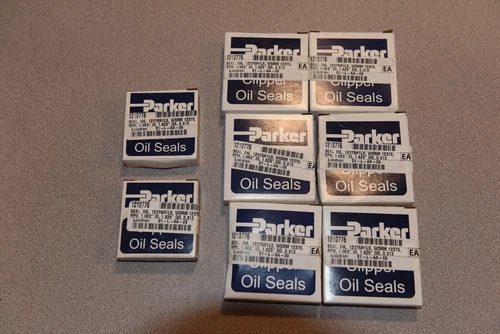 Lot of (8) Parker Clipper Oil Seals - 1QTR21, 2QTR18, 2QTR20