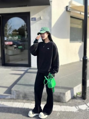 AIo Yoga Women's Set Accolade Crew Neck Pullover+Straight Leg Sweatpant Suit Fit