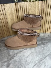UGG Ultra Mini Maxi Curly Boots – Chestnut – Size UK 5 / EU 38