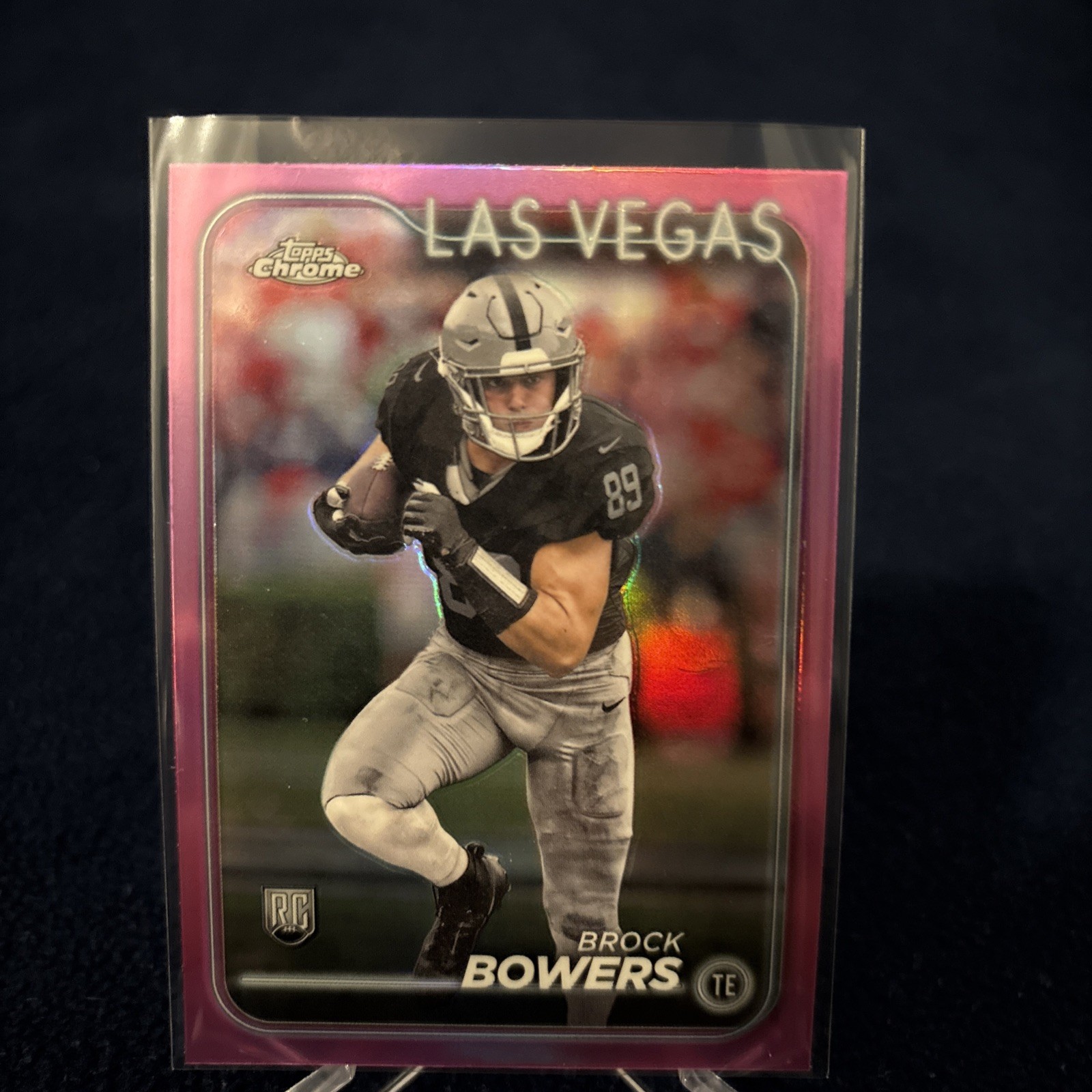 2024 Topps Chrome - Rookies Brock Bowers #207 Pink Refractor (RC)