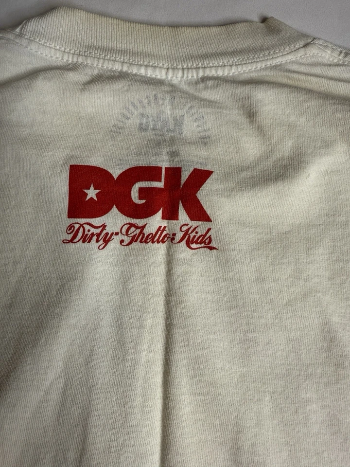 Camiseta gráfica DGK “Everything Is Better With DGK” – Dirty Ghetto Kids Skate Brand Foto 3 de 4