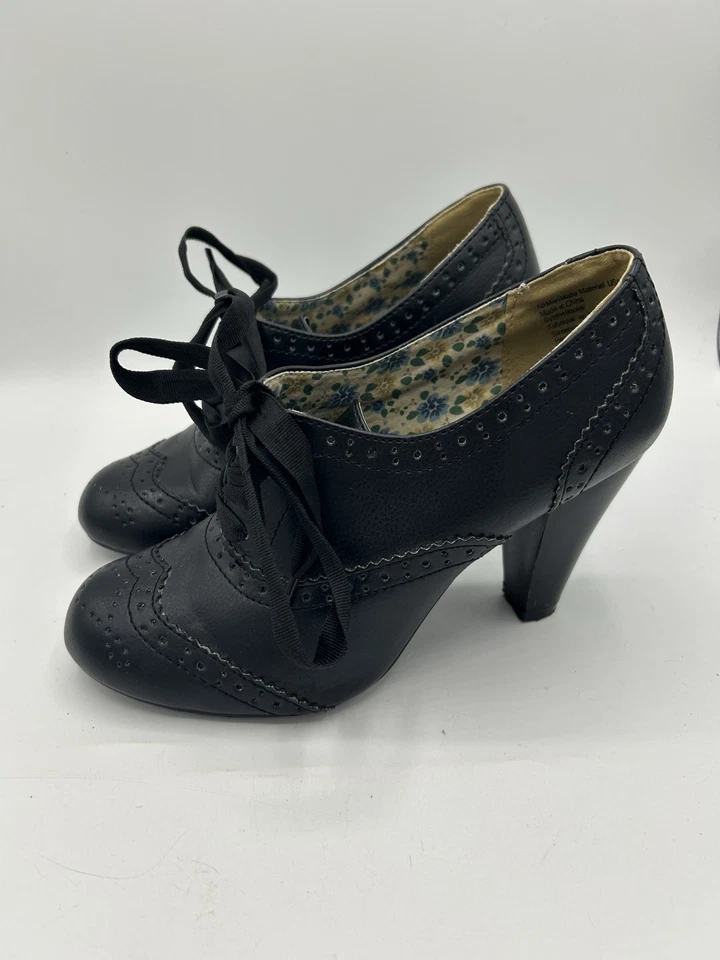 American Eagle женщин ботильоны шнурует вверх каблуки черный Wingtip Y2K туфли размер 7 - Изображение 2 из 4