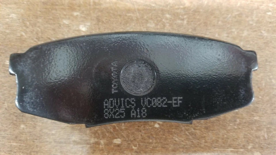 Pastillas de freno delanteras y traseras de cerámica genuina Toyota Tundra 2007-2017 sin cuñas Foto 3 de 4