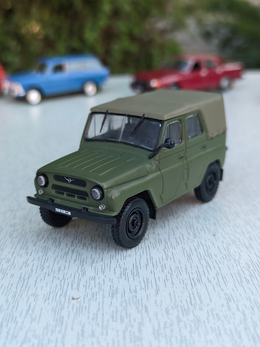 【レア】ソ連製のミニカー UAZ 452B箱付き(1/43スケール) 激レア】ロシア UAZ プルバック ミニカー 1/43 - メルカリ