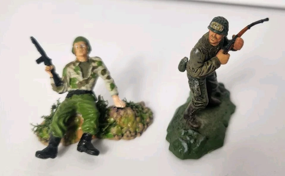 De Colección Soldados Segunda Guerra Mundial Lote 2 Cañones Miniatura Azul Abrigo Bateristas Modelo Mujer Foto 3 de 4
