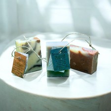 Shampoing Solide Bio au Thym et Karité - Cheveux normaux à secs.