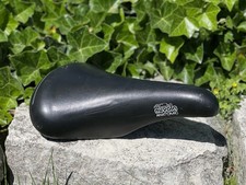 Sillín anatómico vintage Vetta Nuvola de cuero hecho en Italia carretera o montaña
