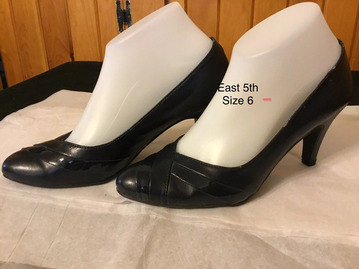 Blue round shop toe heels